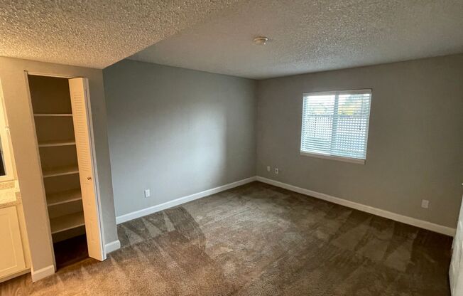 1 bed, 1 bath, 700 sqft, $1,595, Unit 099