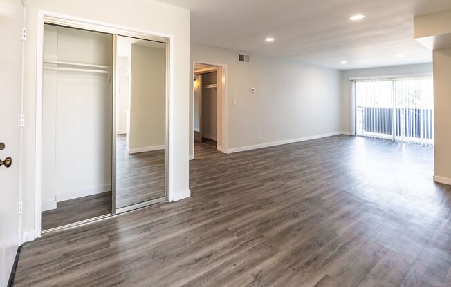 3 beds, 2 baths, 1,195 sqft, $3,498, Unit 401