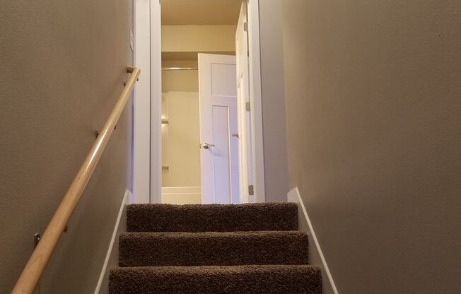 3 beds, 2.5 baths, $2,350, Unit 304