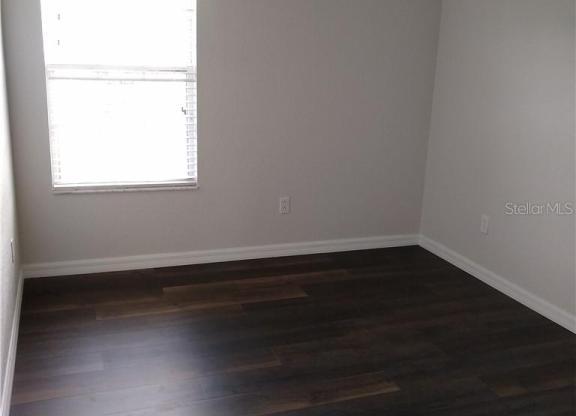 4 beds, 2 baths, 1,424 sqft, $2,000
