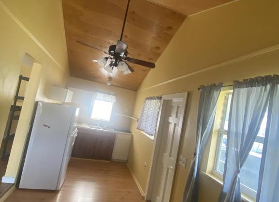 1 bed, 1 bath, 420 sqft, $1,125