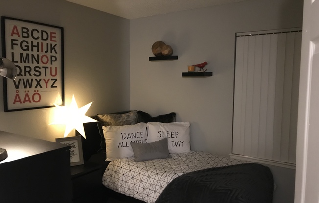 Vast Bedroom | Sacramento Rentals | The Confluence