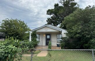2 bed 1 bath home for rent near 59th between I-35 and Shields!