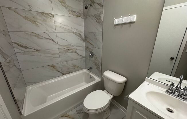 2 beds, 1 bath, $1,950, Unit 4007 #C