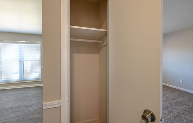 2 beds, 1 bath, 836 sqft, $1,340, Unit 1532-C