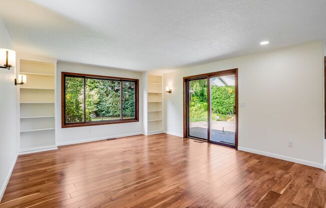 Beautiful 3 Bed, 2 Bath Rental Home in Sunnyside Neighborhood!