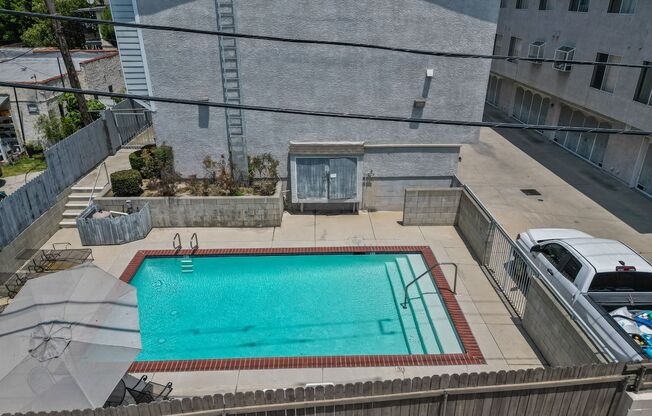 Huntington 9160 Complex LLC