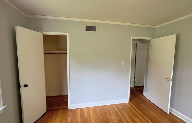 3 beds, 1 bath, $1,135