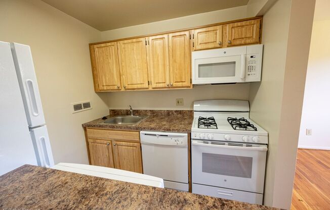 1 bed, 1 bath, 650 sqft, $1,375, Unit 2711A-2A