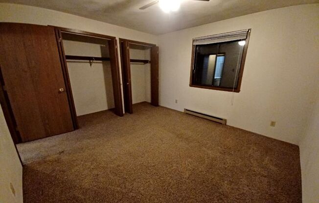 2 beds, 1 bath, $895, Unit 5