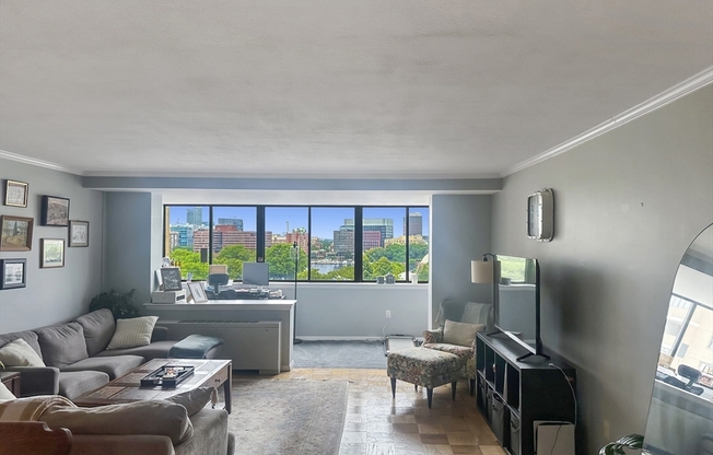 1 bed, 1 bath, 895 sqft, $3,100, Unit 8R