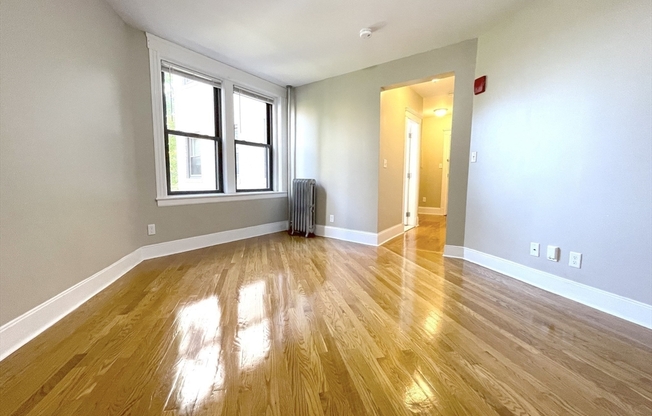 Studio, 1 bath, 420 sqft, $2,250, Unit 39