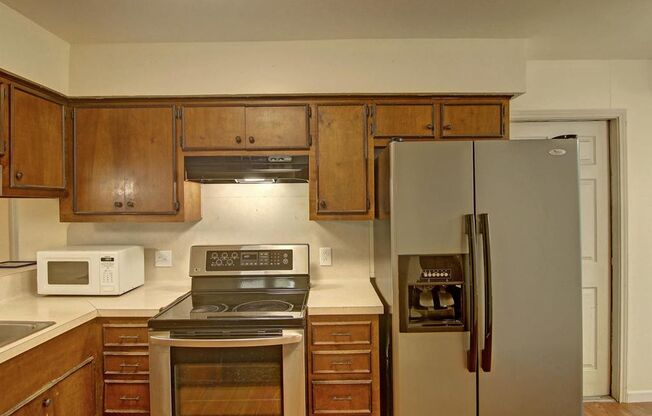 11401 Woodway Creek - 3/Bed 2/Bath - $1,695/month