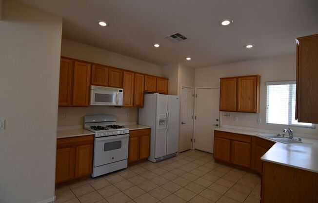 Age 55+ Community: Charming home with great room floor plan!