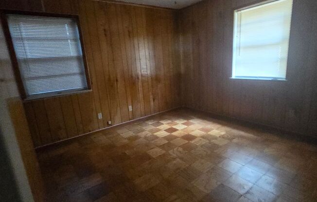 3 bedroom 1 bathroom Cherokee Park