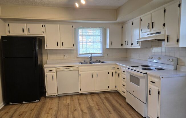 House in Gainesway With Huge Yard 250731