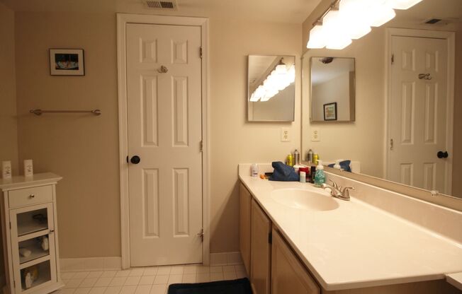 2/2 Condo Braddock Place