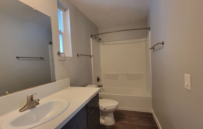 1 bed, 1 bath, 728 sqft, $2,195, Unit B10