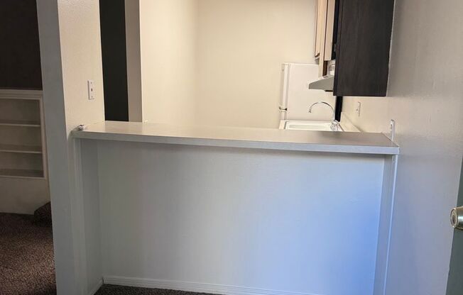 Studio, 1 bath, $995, Unit 04