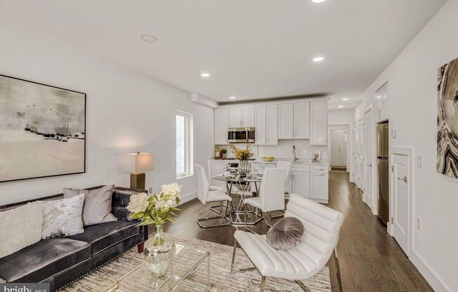 Columbia Heights 2BR 2BA w/Parking & Private Patio Garden