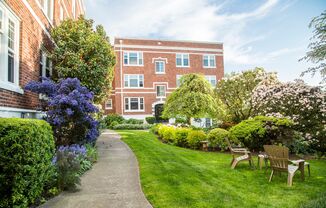 The Roy Vue Apartments