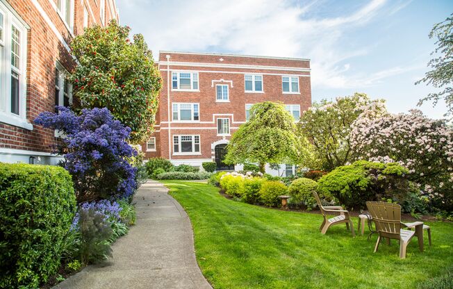 The Roy Vue Apartments