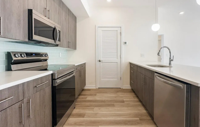 2 beds, 2 baths, 900 sqft, $1,795, Unit Unit 1655 D