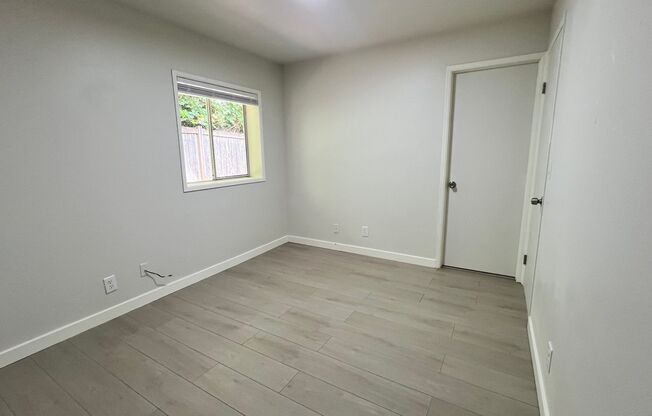 Newly Remodeled and Spacious 3 bedroom 1 bath Rambler