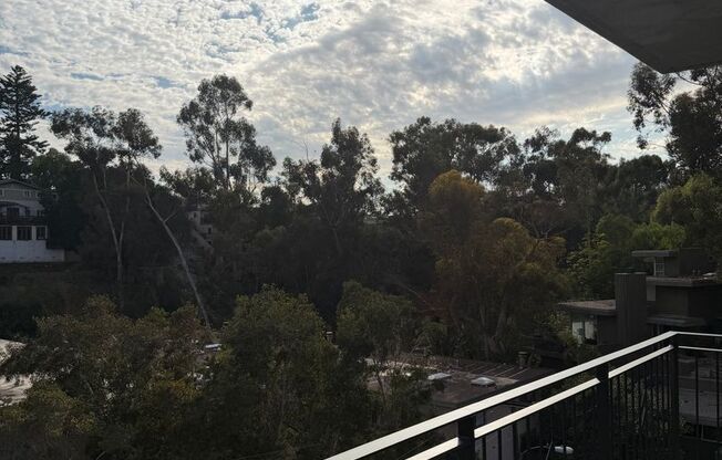 2 beds, 2 baths, 816 sqft, $4,295, Unit 405