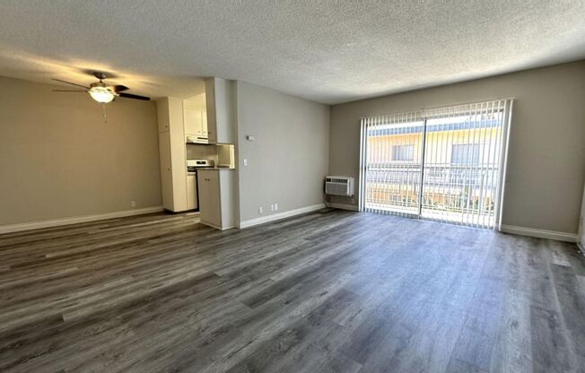 RO1 - Roscoe Terrace