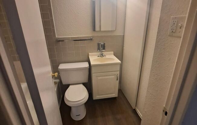 1 bed, 1 bath, 625 sqft, $840, Unit 9727E