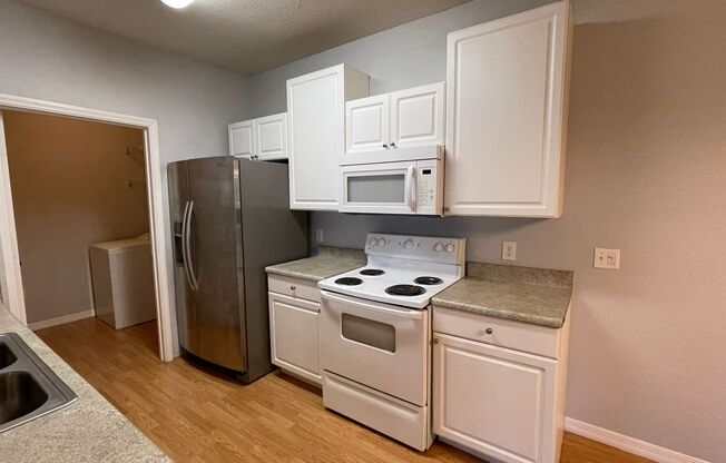 2 beds, 2 baths, $1,600