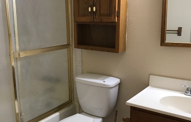 Beautiful 4 Bedroom 2 Bathroom house ( Smoke Ranch and Jones )