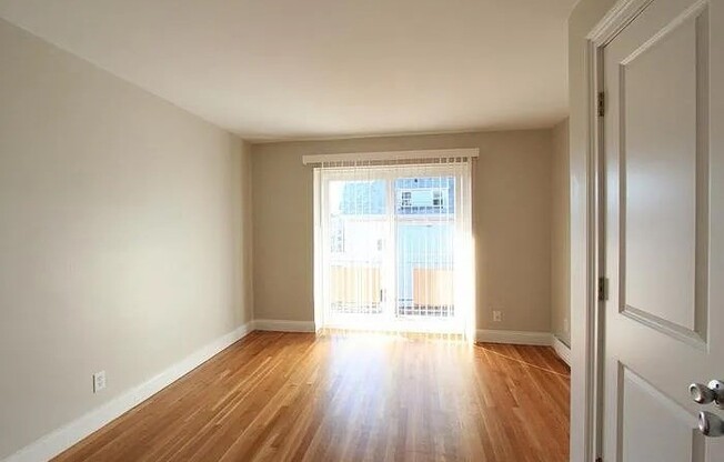 3 beds, 2 baths, 1,123 sqft, $3,500, Unit 39