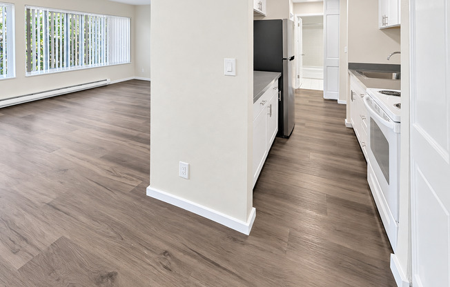 1 bed, 1 bath, 586 sqft, $1,745, Unit 402
