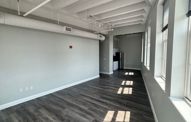 Studio, 1 bath, 579 sqft, $2,025, Unit 307A