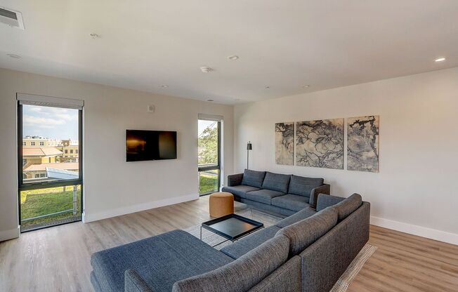 1 bed, 1 bath, 120 sqft, $1,325