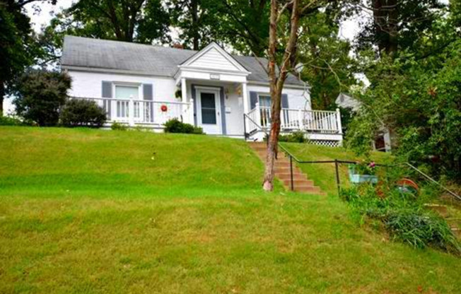 Cozy Cape Cod in Silver Spring's WOODMOOR neighborhood!