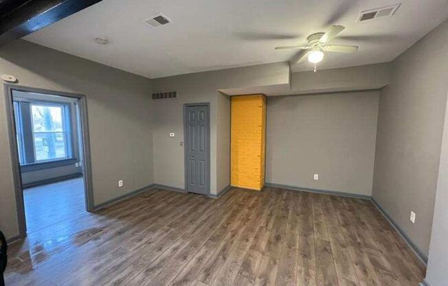 MODERN UPGRADED 1 AND 2 BEDROOM APARTMENTS!!!! MINUTES FROM DOWNTOWN!!!! MOVE IN READY!!!