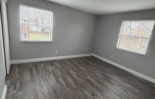 2 beds, 1 bath, 850 sqft, $1,300, Unit 8472-5