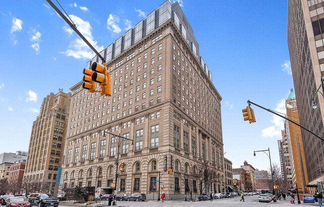 1 bed, 1 bath, 747 sqft, $5,500, Unit 8R