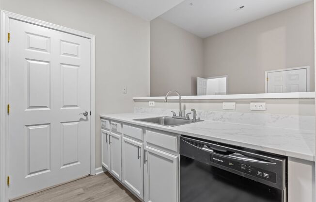 3 beds, 2 baths, 1,450 sqft, $1,660, Unit 215