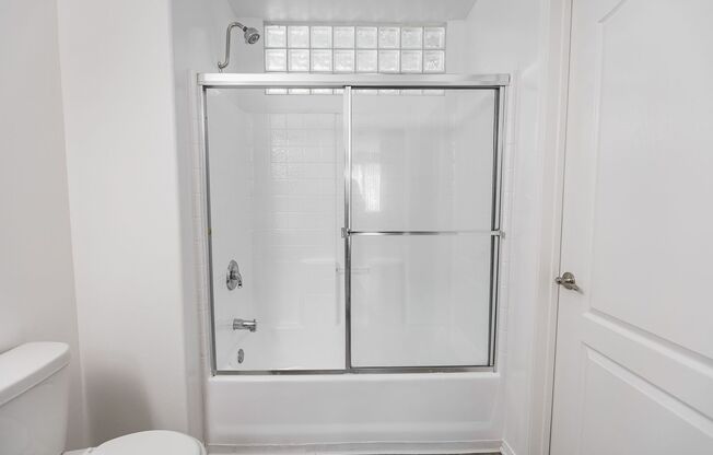 2 beds, 2 baths, 1,175 sqft, $3,098, Unit 204