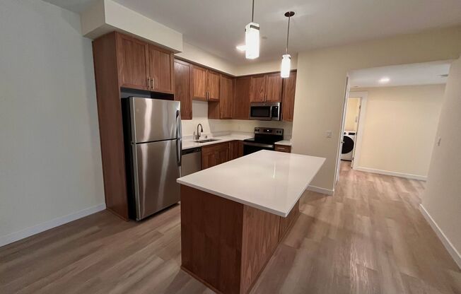 2 beds, 1 bath, $1,875, Unit F102