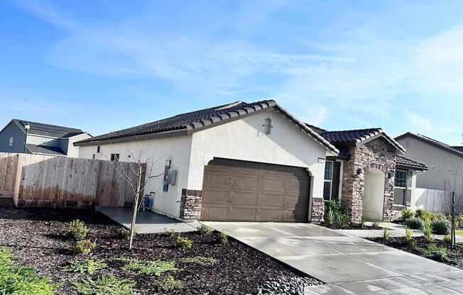 Newly Built 4-Bed Home