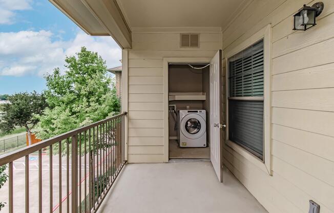 1 bed, 1 bath, 602 sqft, $1,355