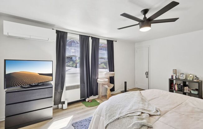 2 beds, 1 bath, 900 sqft, $1,225, Unit 136