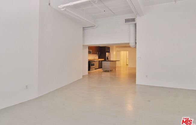 Studio, 1 bath, 930 sqft, $2,850, Unit M02