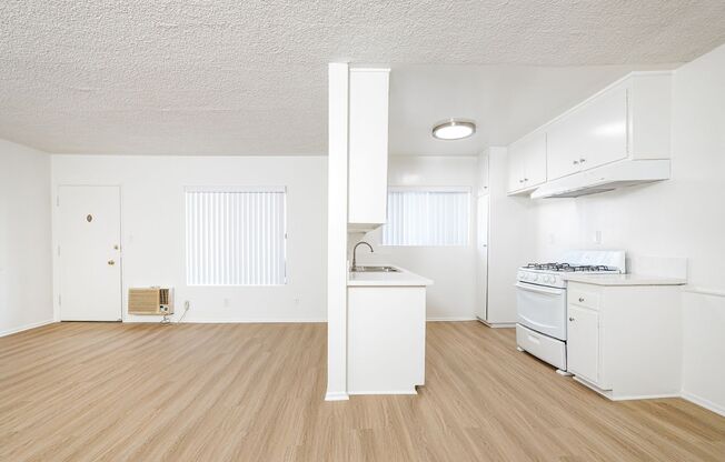 1 bed, 1 bath, $1,945, Unit 7