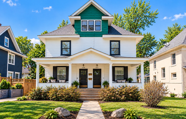 1607-1609 Van Buren Ave